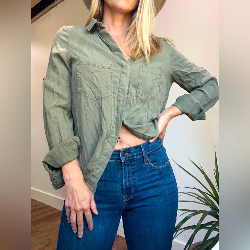 Loose Fit Army Green Button Down long sleeve - Size medium